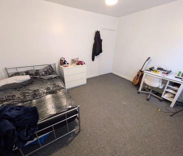 5 bedroom house to rent - Photo 2