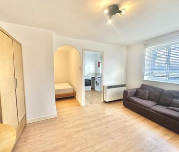 Studio to rent - Photo 3