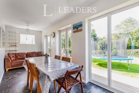 4 bedroom house to rent - Photo 2