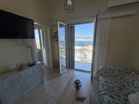 Διαμέρισμα για ενοικίαση Καστέλλα (Καστέλλα - Πασαλιμάνι) - Photo 1