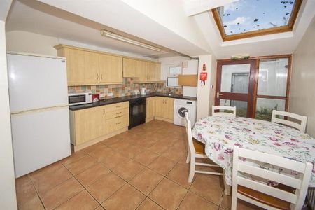 Room 3, 185 Dunluce Avenue, Belfast, BT9 7AX - Photo 5