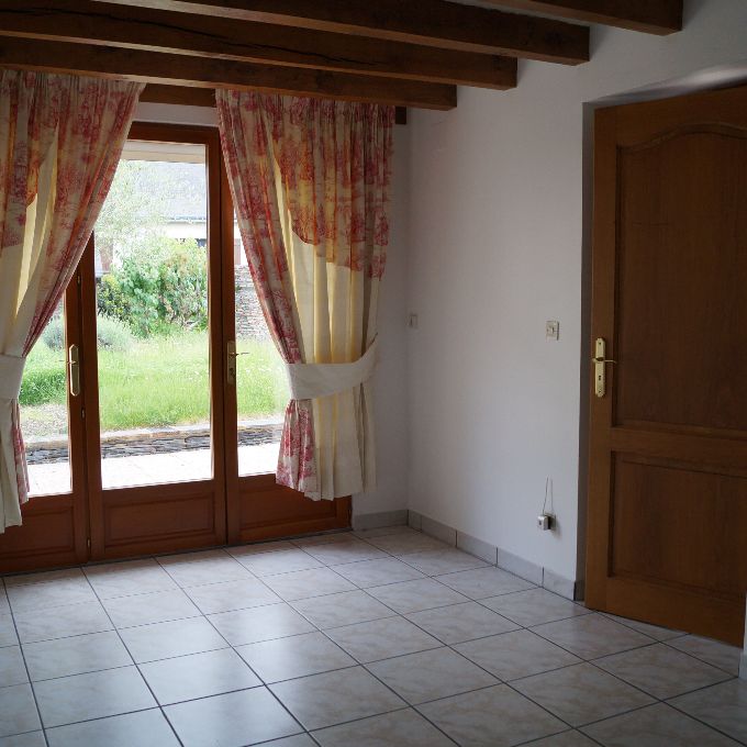 Location Maison 5 pièces 109m² JUIGNE SUR LOIRE 49610 - Photo 1