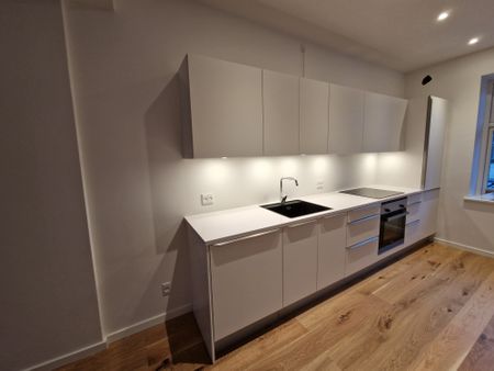 Flot renoveret 2 vær. lejlighed på rolig gade - Photo 2