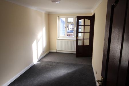 5 bedroom semi-detached house to rent - Photo 5