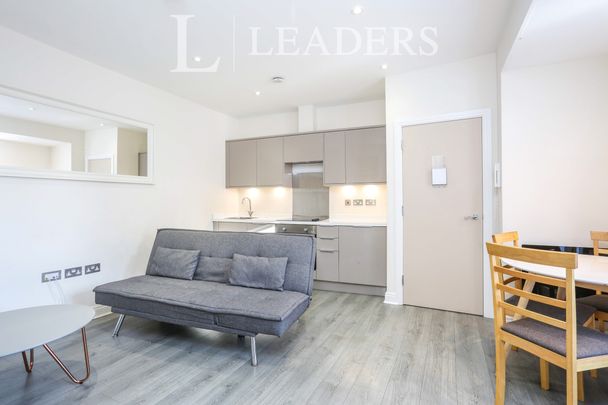 1 bedroom apartment to rent Station Approach, West Byfleet, KT14 - Photo 1