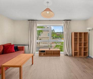 2 bedroom flat to rent - Photo 2