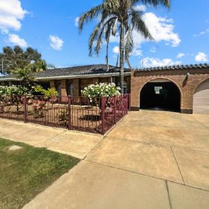 54 Hamilton St, Shepparton - Photo 2