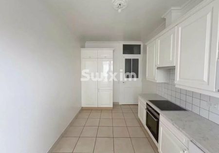 Spacious 5-Room Apartment in a Prestigious Historic Building - Photo 2