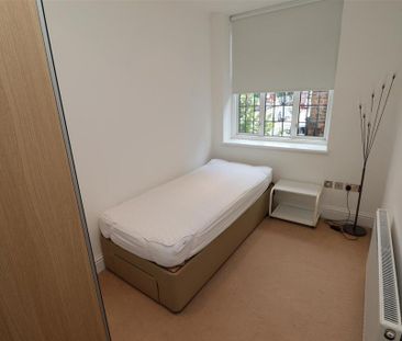 2 bedroom apartment to rent - Photo 6