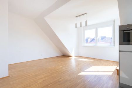 Charmante 2-Zimmer Dachgeschosswohnung bei Wilhelminenbergstraße - Photo 3