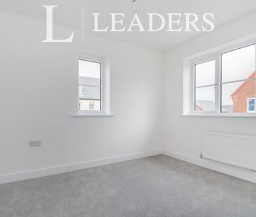 3 bedroom detached house to rent - Photo 2