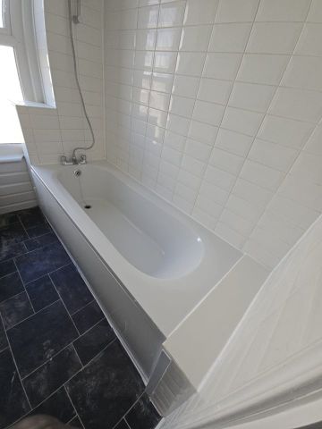 2 Bed Terraced House, Sangley Road, SE6 - Photo 4