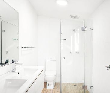 Older style neat and tidy three bedroom home - Photo 4