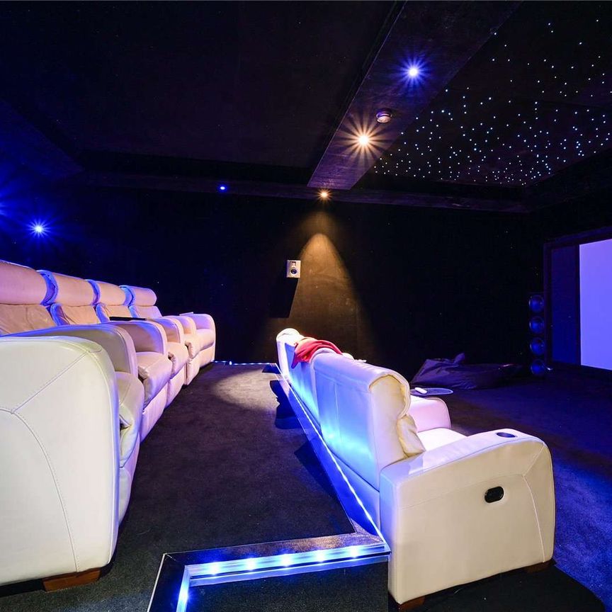 Arranged over 5,000 sqft, this breathtakingly state of the art five bedroom home has been fully refurbished while retaining its industrial heritage. - Photo 1