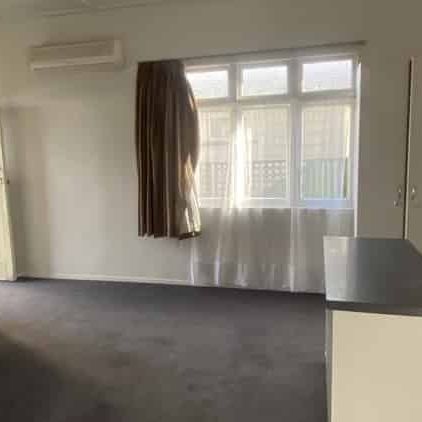 Peaceful 2-Bedroom Flat - Photo 1