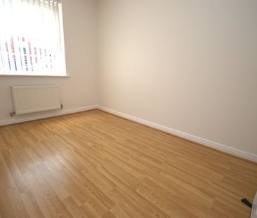 Avocet Close, Coton Park, Rugby, CV23 - Photo 4