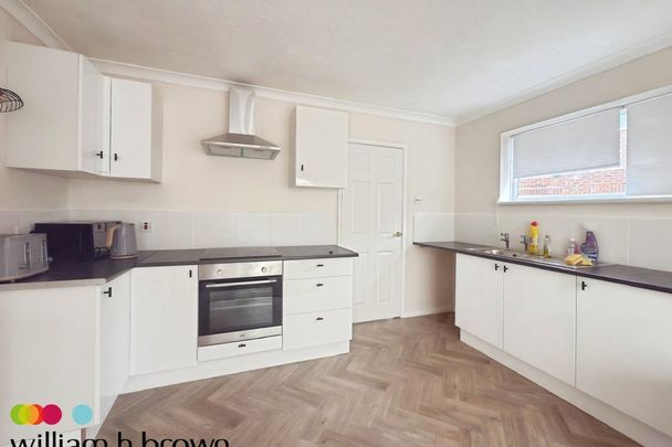 Cypress Close - Photo 1