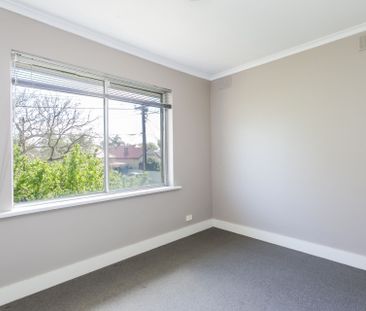 Modern two bedroom unit - Photo 3