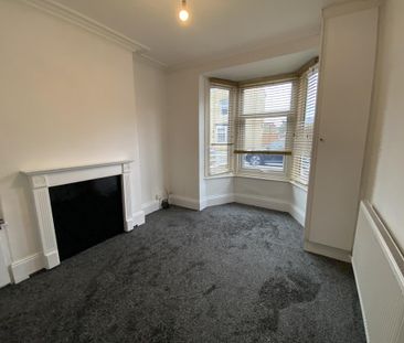 3 bedroom end of terrace house to rent - Photo 1