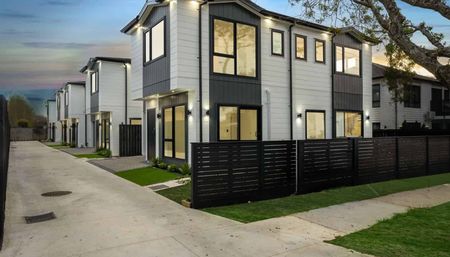 Contemporary Family Home – Space, Style, and Location Combined - Photo 5