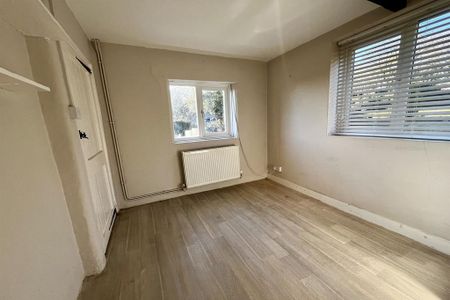 2 bedroom semi-detached house to rent - Photo 4