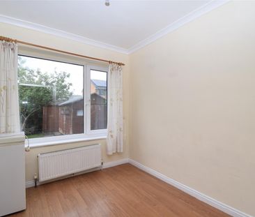 Thornes Moor Road, Wakefield - Photo 6