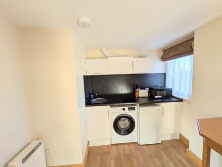 1 bedroom flat to rent - Photo 3