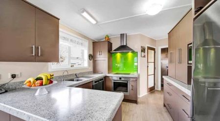 Low Maintenance Brick Home - Photo 4