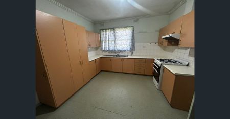 3 bedroom home in prime location - Photo 5