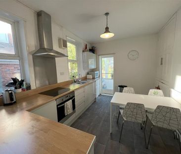 6 bedroom terraced house to rent - Photo 5