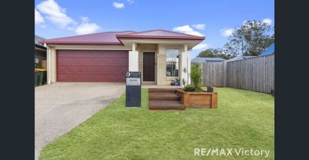 Fantastic 3 bedroom home with Solar - Photo 3