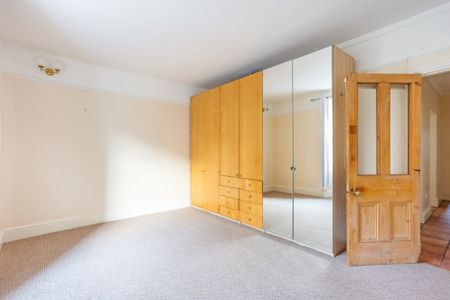 3 bedroom flat to rent - Photo 2