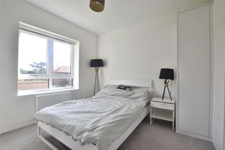 2 bedroom end of terrace house to rent - Photo 3