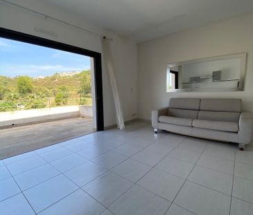 Appartement 2 pièce(s) SAINT FLORENT - Vue dégagée / Terrasse - Photo 2