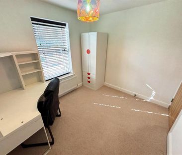 5 bedroom semi-detached house to rent - Photo 6