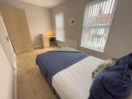 5 bedroom terraced house to rent - Photo 3