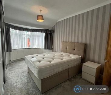 3 bedroom semi-detached house to rent - Photo 5