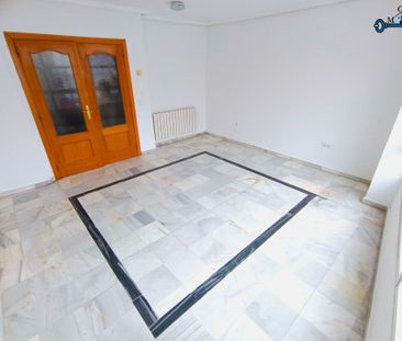 Piso de alquiler en Centro - Photo 4