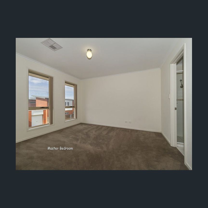 Spacious 05 Bedroom 03 Bathroom Family Home in Convenient Location - Photo 1