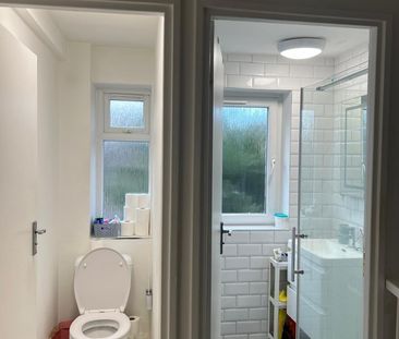 Room in a Shared House, Forsyth Gardens, SE17 - Photo 5