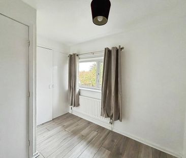 4 bedroom terraced house to rent - Photo 3