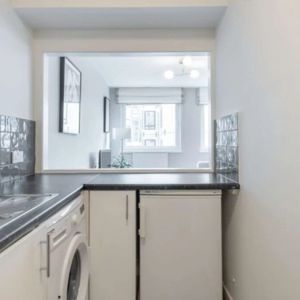 Studio Flat 1 Bathroom Size: 459 sg ft - Photo 3