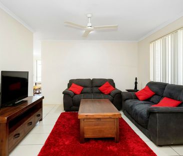 A QUALITY HOME OFFERING COMFORT, SPACE & CONVENIENCE - Photo 1