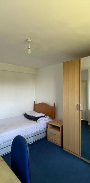 1 bedroom house of multiple occupation to rent - Photo 1