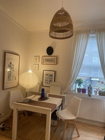 Room in a Shared Flat, London, W4 - Photo 2