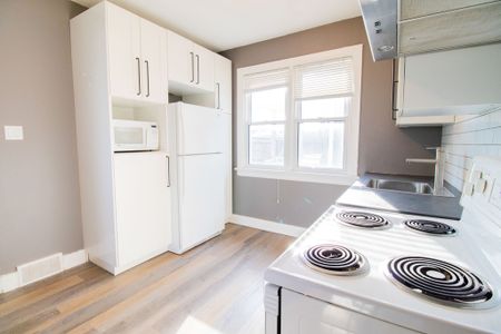 106 Grass Ave - B *Spacious 2 Bed Unit in St. Catharines* - Photo 3