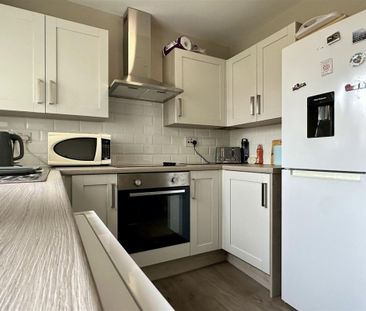 Thealby Gardens, Doncaster - Photo 5