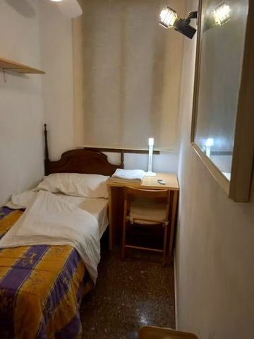 Carrer de Puiggarí, Barcelona, Catalonia 08014 - Photo 2