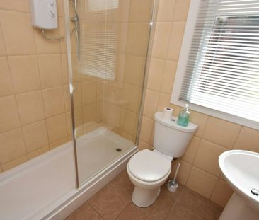 St Pauls Road, Semilong, Northampton, NN2 - Photo 4