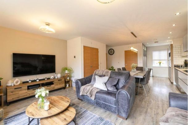 3 bedroom semi-detached house to rent - Photo 1